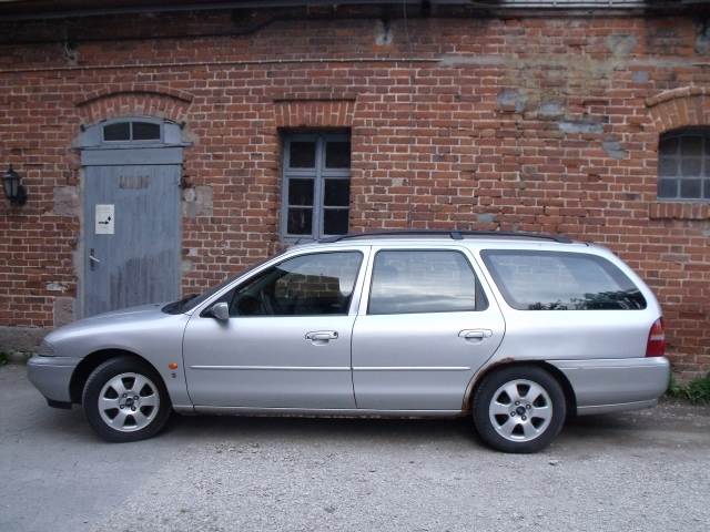 Ford Mondeo Kombi 1,8 Ghia  1996
