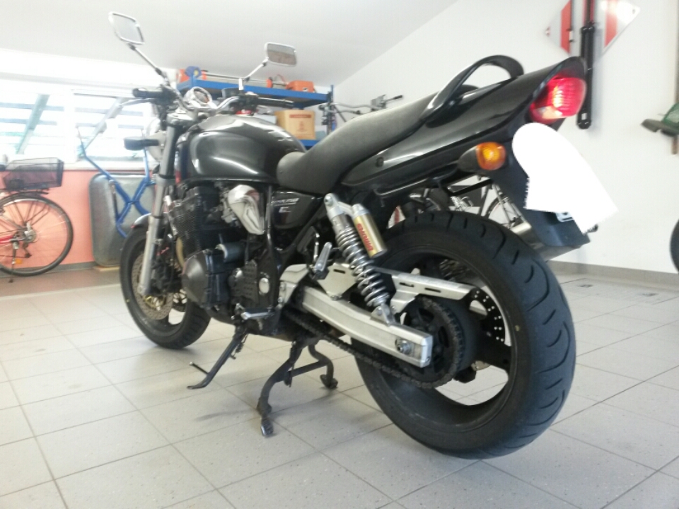 Suzuki GSX 750 AE